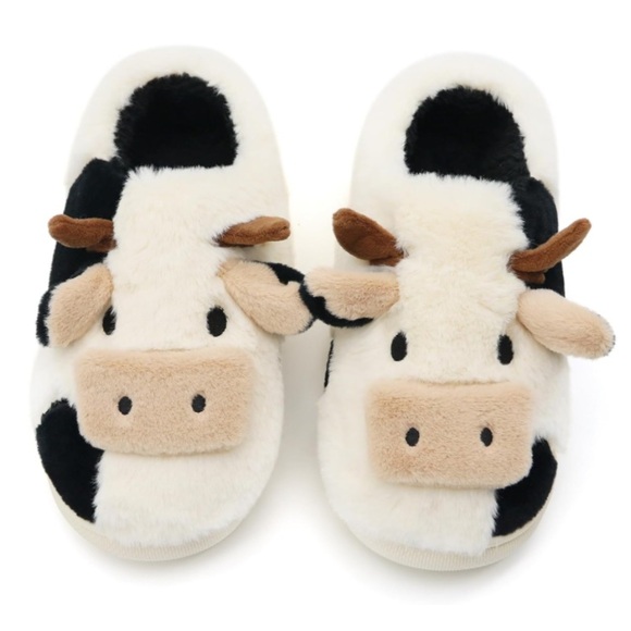 Fuzzy Women’s Indoor/Outdoor Plush Cow Wrap Heel Slippers/House Shoes | NEW!🐮 - Picture 1 of 8